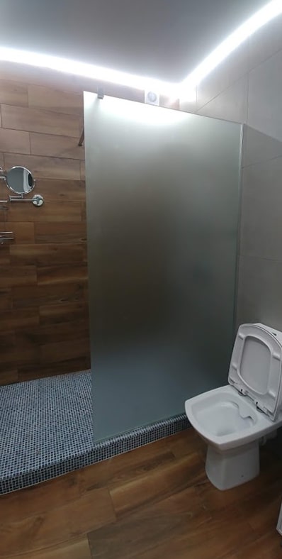 Перегородка в душ